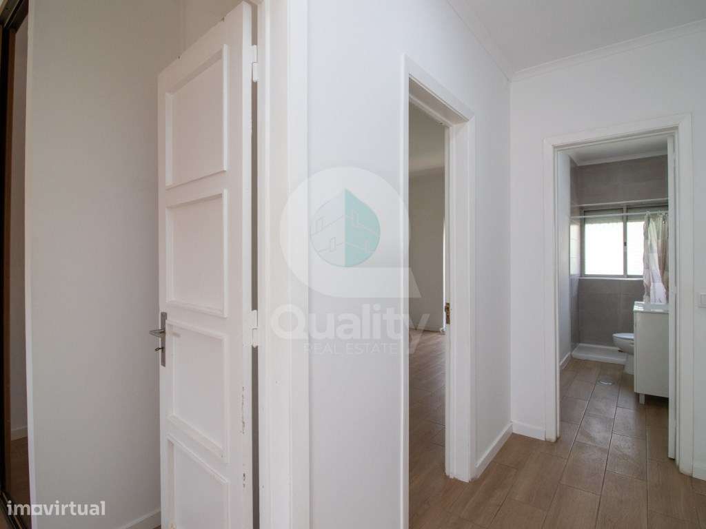 T1+1 Remodelado com Varanda e aproveitamento Sótão - Baixa da Banheira-11