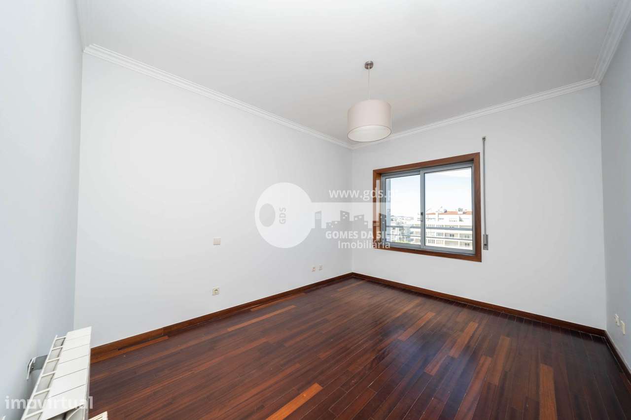 T5 Duplex na Rua Bernardo Sequeira, São Vítor-37