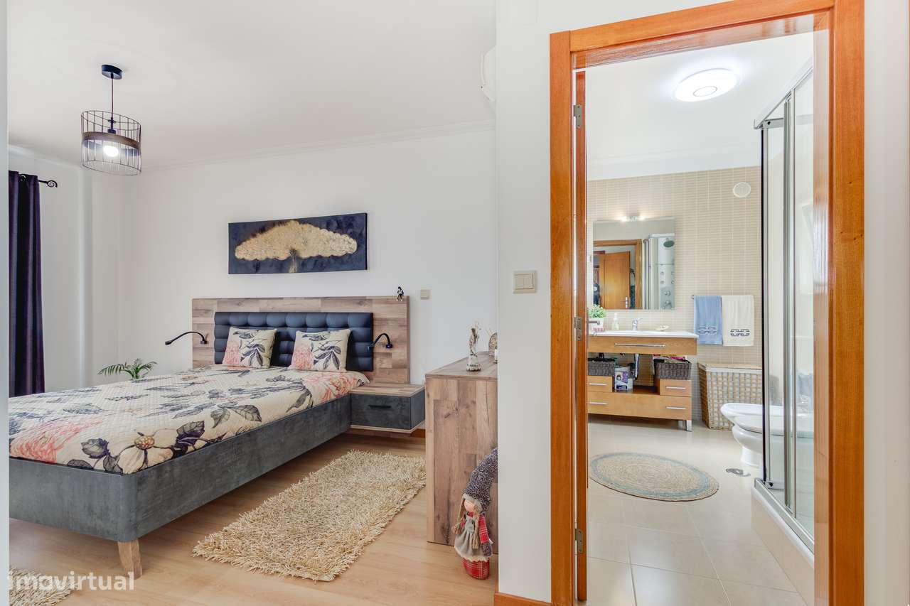 APARTAMENTO T2 | SUÍTE | LUGAR DE ESTACIONAMENTO | VIALONGA-22