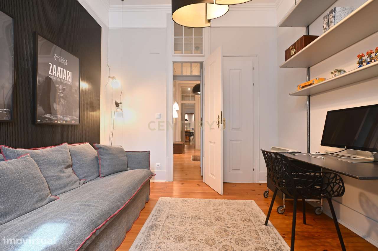 Exclusivo apartamento T4 com estacionamento privado na Baixa, junto ao-13