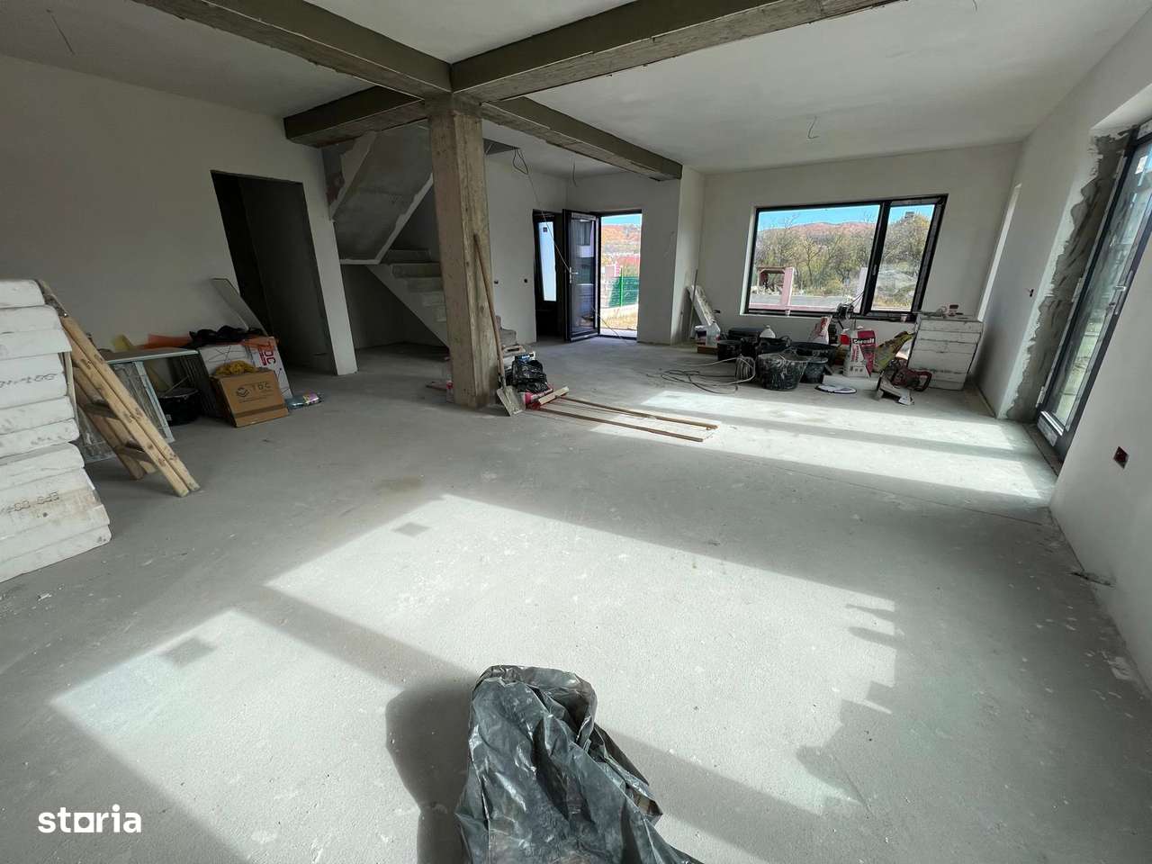 Casă nouă de vânzare în Curtea de Argeș. - Imagine principală: 4/20