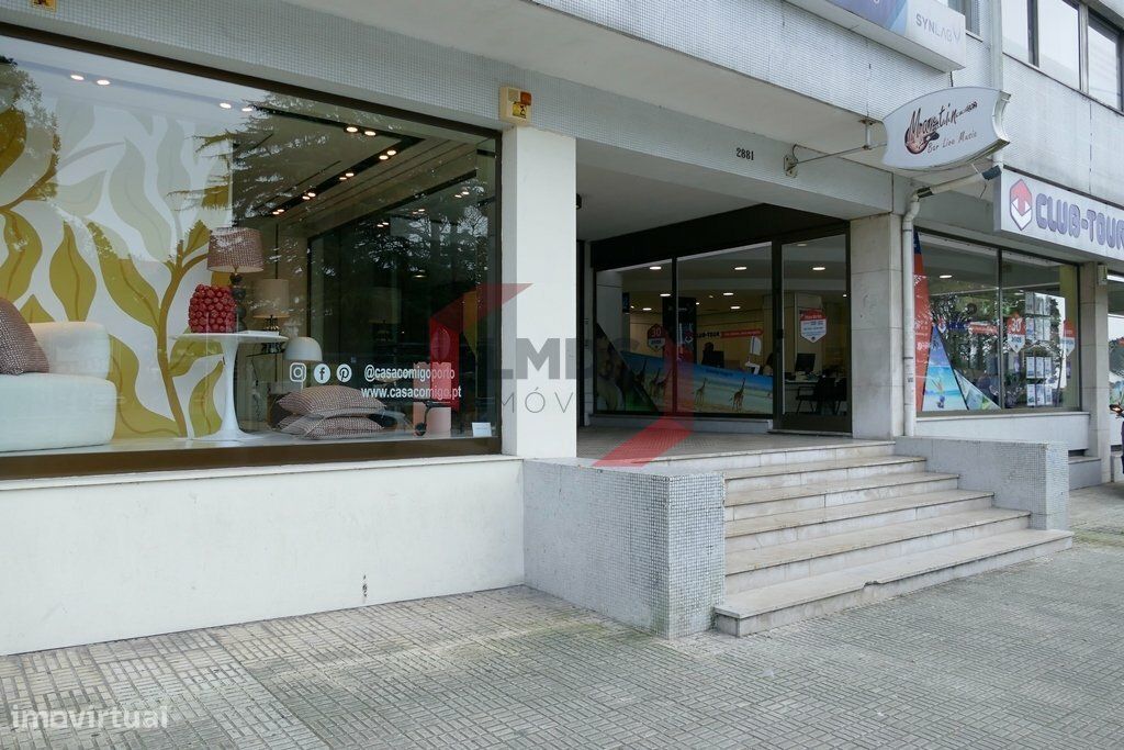 Loja para Venda à Avenida da Boavista