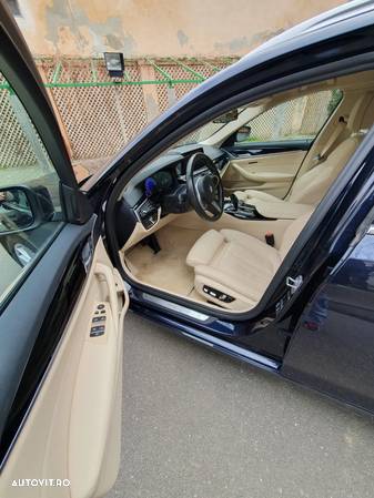 BMW Seria 5 520i Touring Aut. Luxury Line - 13