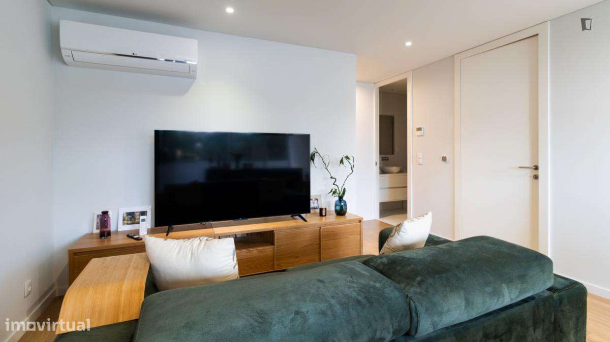 Apartamento com 1 quartos - localizado em Senhora da Hora Porto - Grande imagem: 5/8