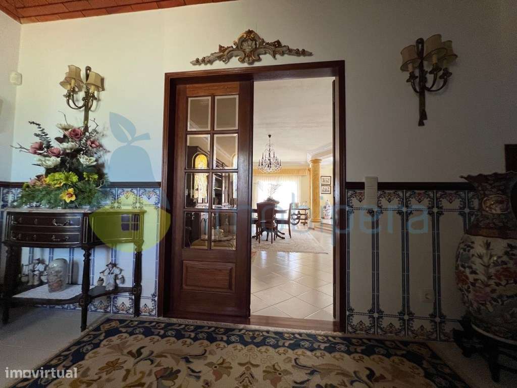 SOBERBA MORADIA T6 COM CASA DE HOSPEDES EM ANEXO-17