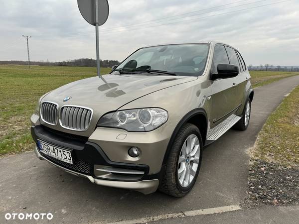 BMW X5 4.8i xDrive - 1