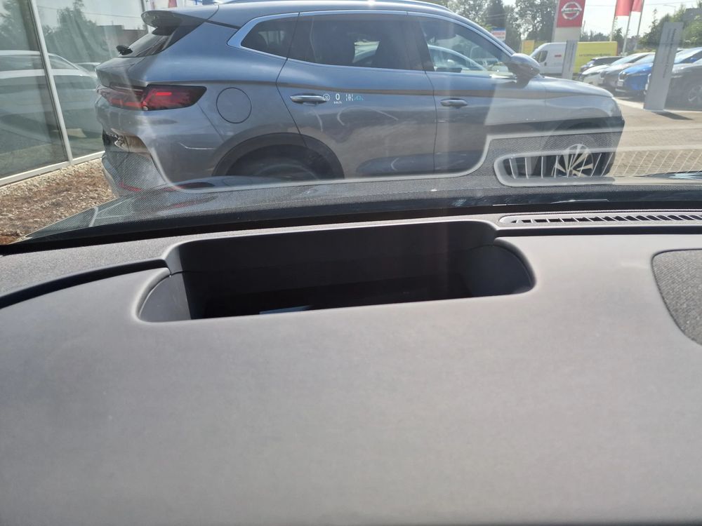 4,5 S (0-100 km/h) / Zasięg 502 km / Head-Up / Dynaudio®