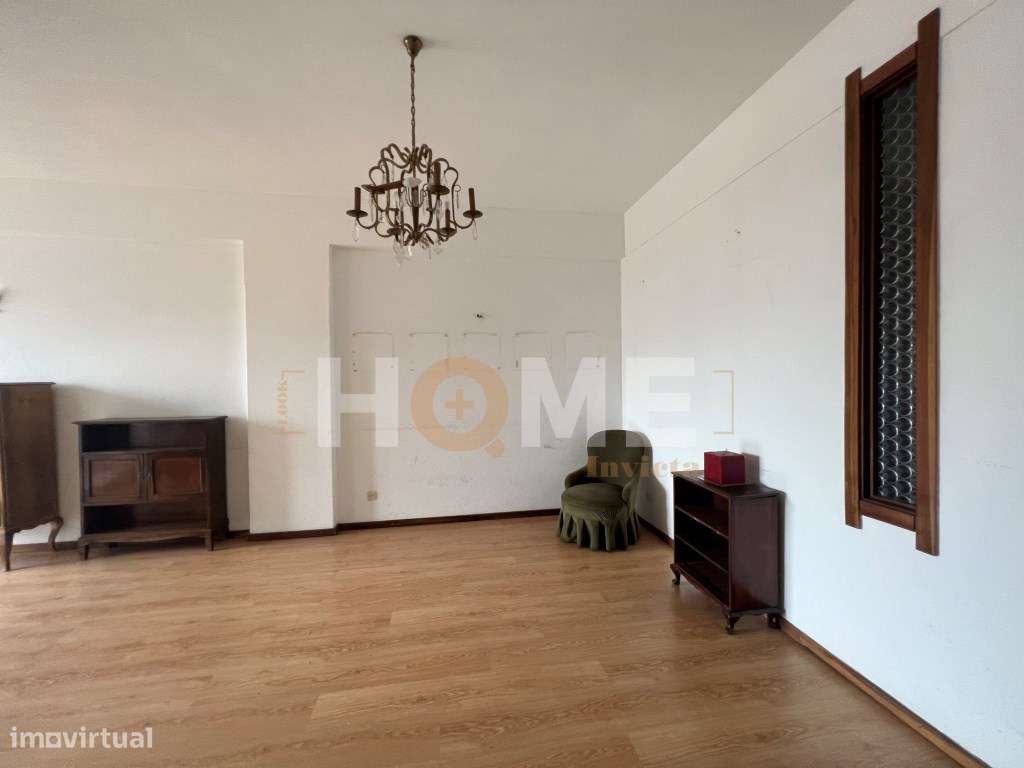 Apartamento T3+1, com varanda à Av. Fernão de Magalhães- Bonfim- Porto-7