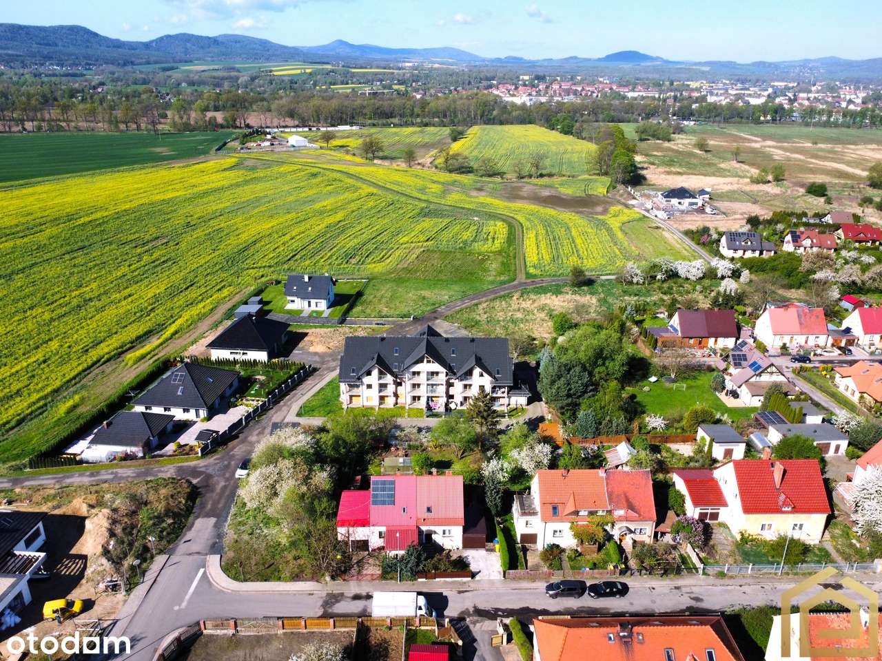 Mieszkanie z ogrodem | Miejsce parkingowe-2