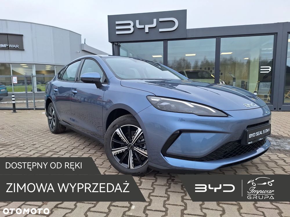 Zasięg 1050 km / Kamera cofania / Ekran 12,8 ''