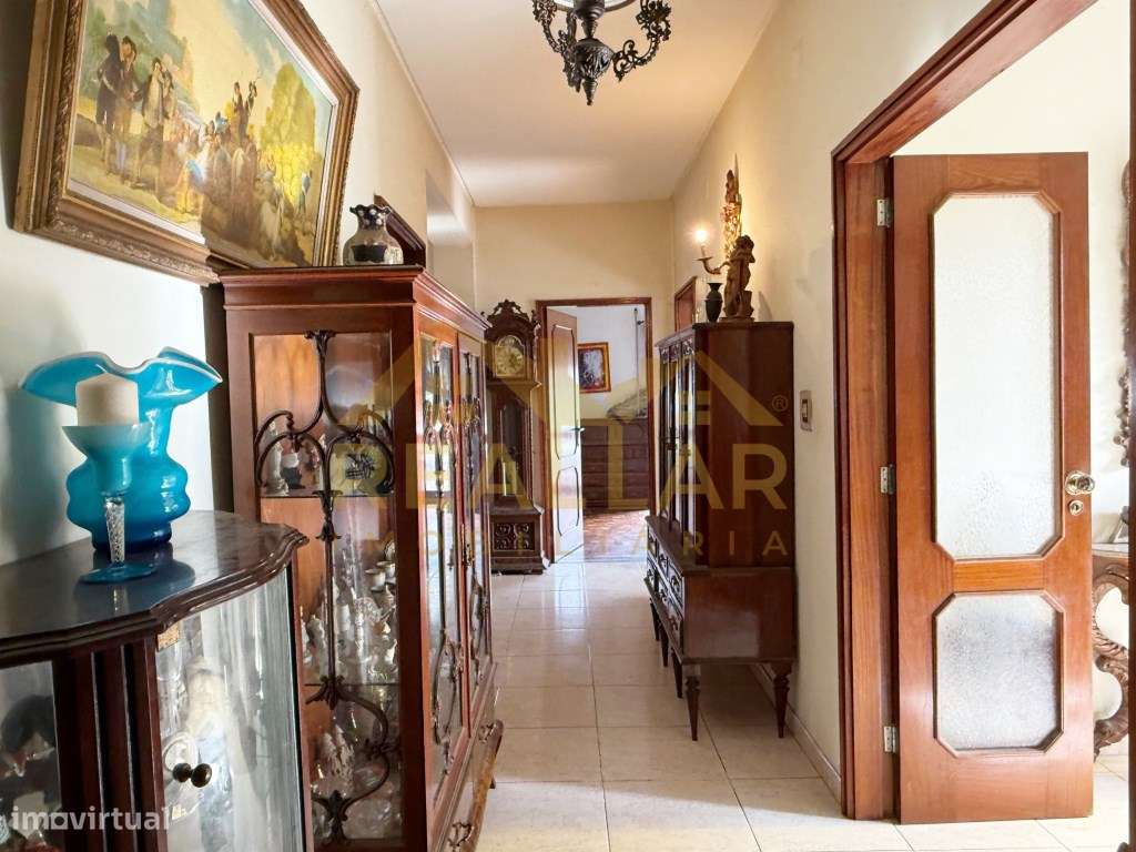 Moradia T4+1 com grande potencial na Maia - Grande imagem: 5/26