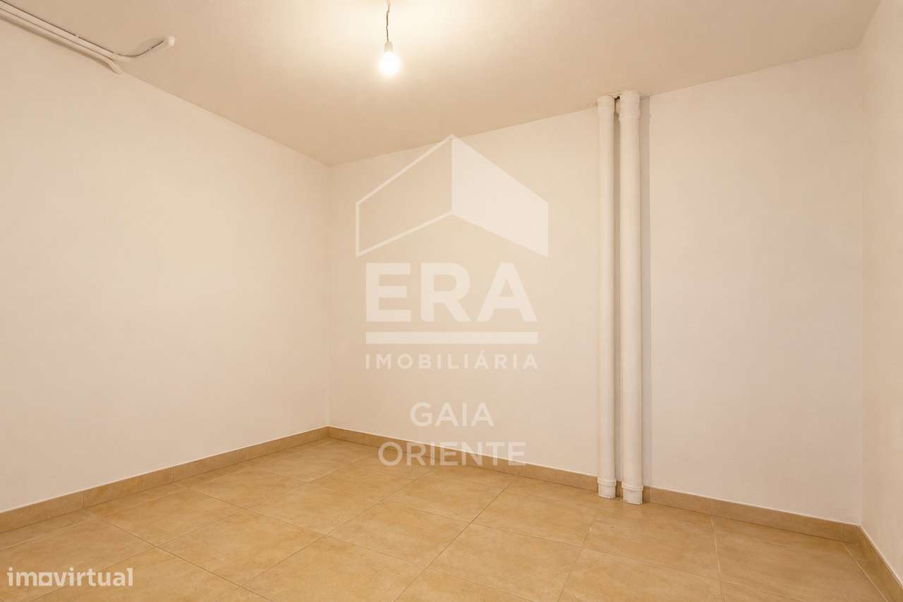 Moradia T4 Com Jardim e Garagem-31