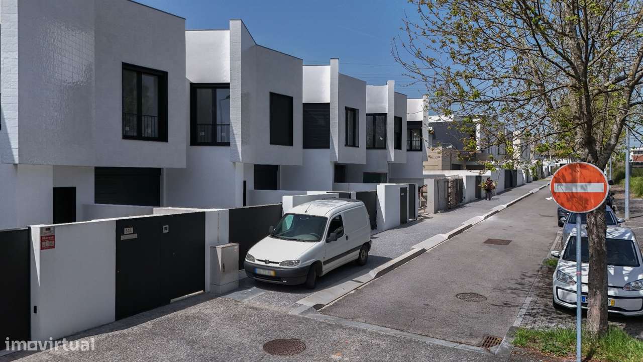 Lotes Moradias 2 e 3 Frentes, em Águas Santas, Prontos a Construir-4