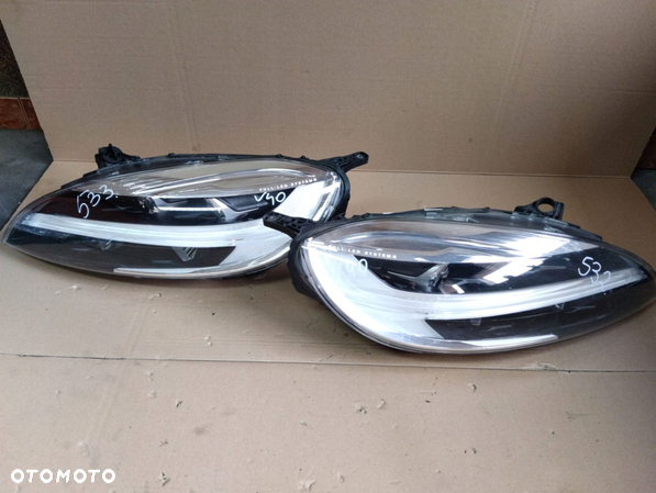 LAMPA PRZEDNIA PRZÓD LEWA PRAWA VOLVO V40 II 2 31395844 31395845 LED UK - 2