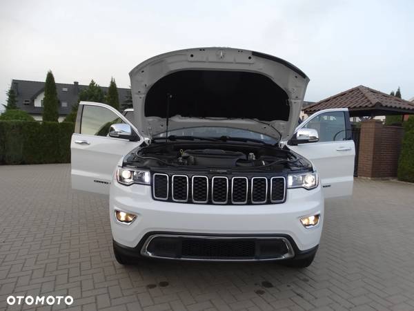 Jeep Grand Cherokee - 16