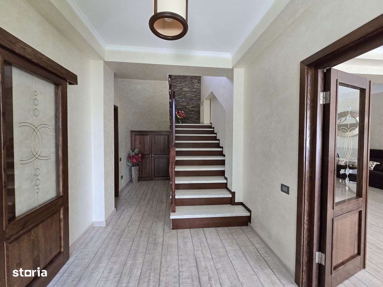 Vila P+1E+M, zona Arcasilor-8