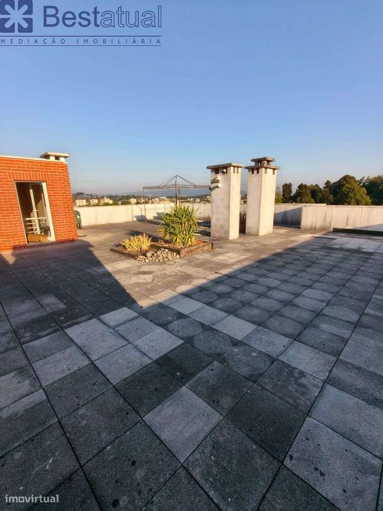 T4 com 186 m2 + Terraço com 186 m2 - Junto ao Centro-56