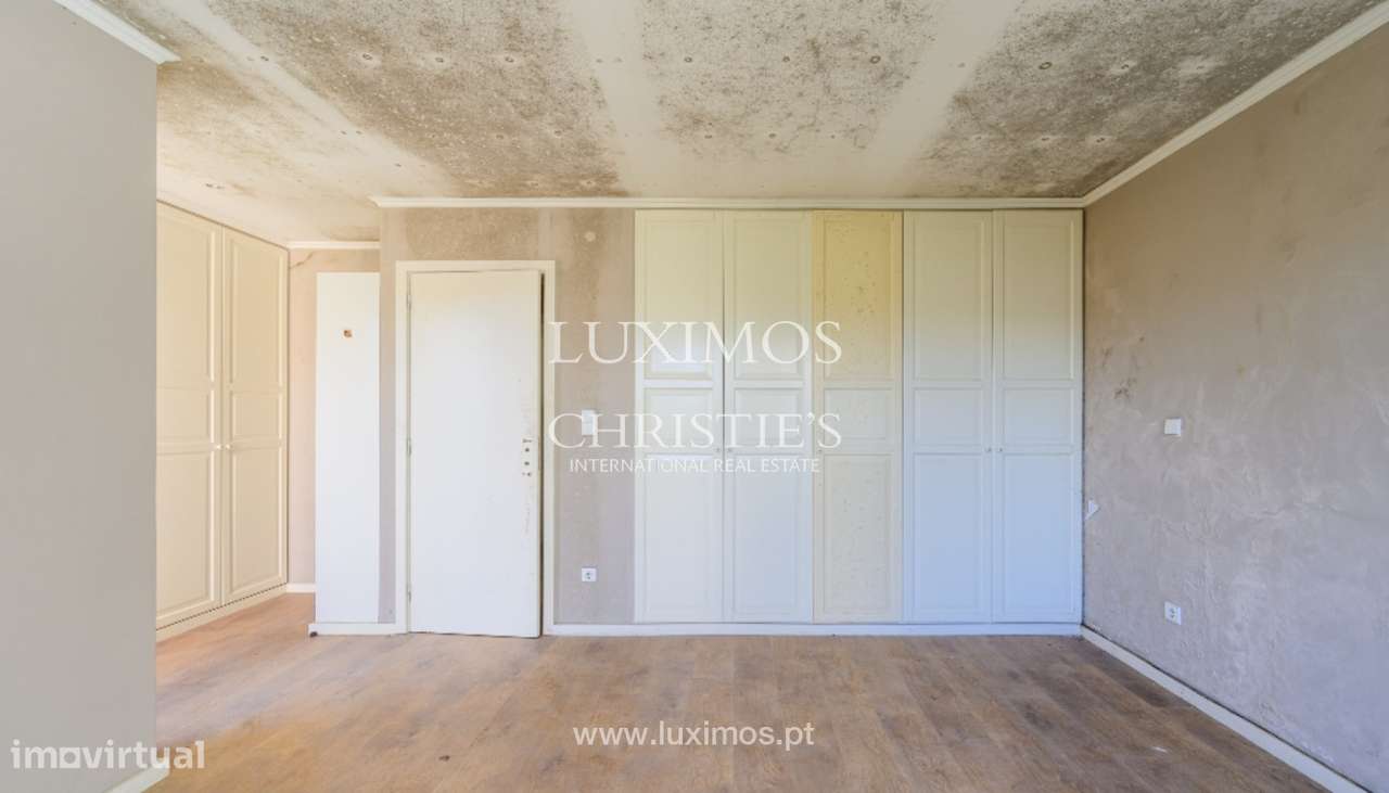 Moradia para reabilitar com jardim, para venda, na Foz do Douro, Porto - Grande imagem: 4/22