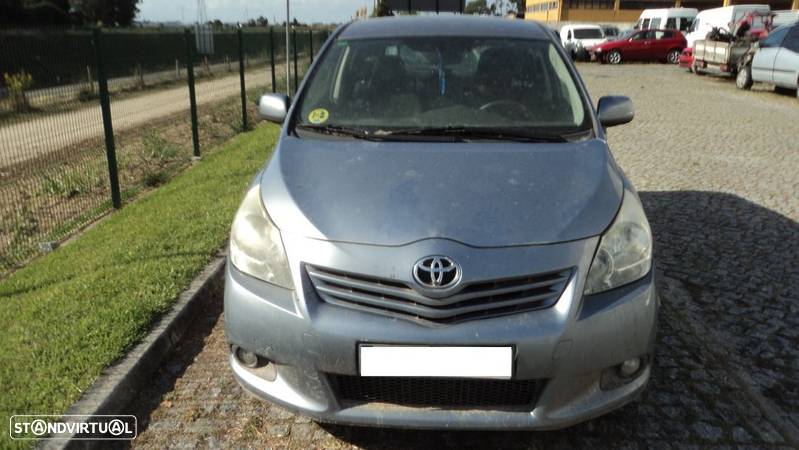 Toyota Verso 2.0 D-4D 2009 - Para Peças - 1