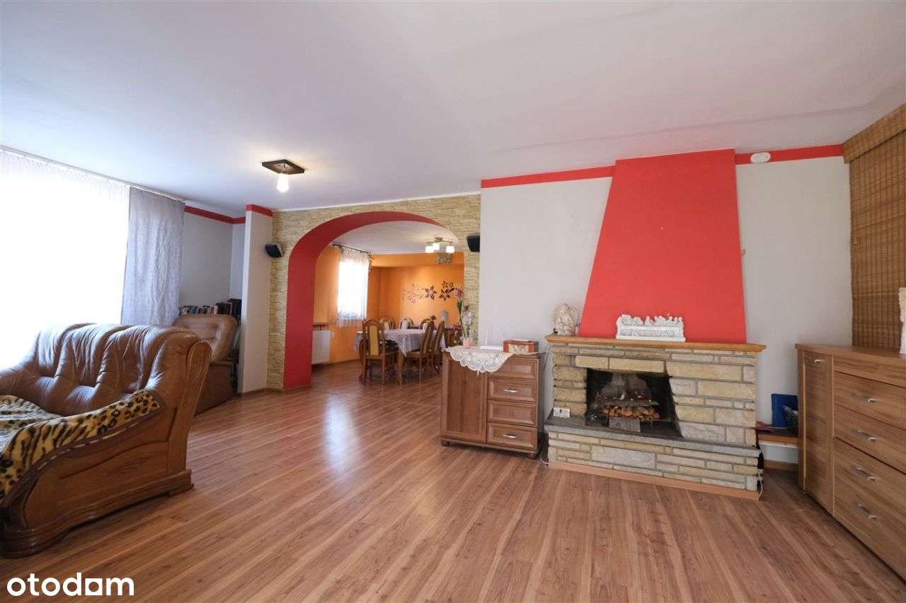 Komfortowy dom z przestrzenią do pracy i życia!-19