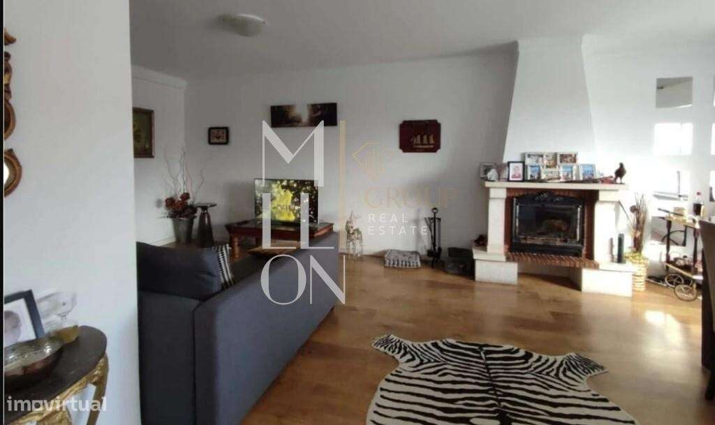 Moradia espaçosa com terraços e vista aberta em Oeiras - Grande imagem: 5/25