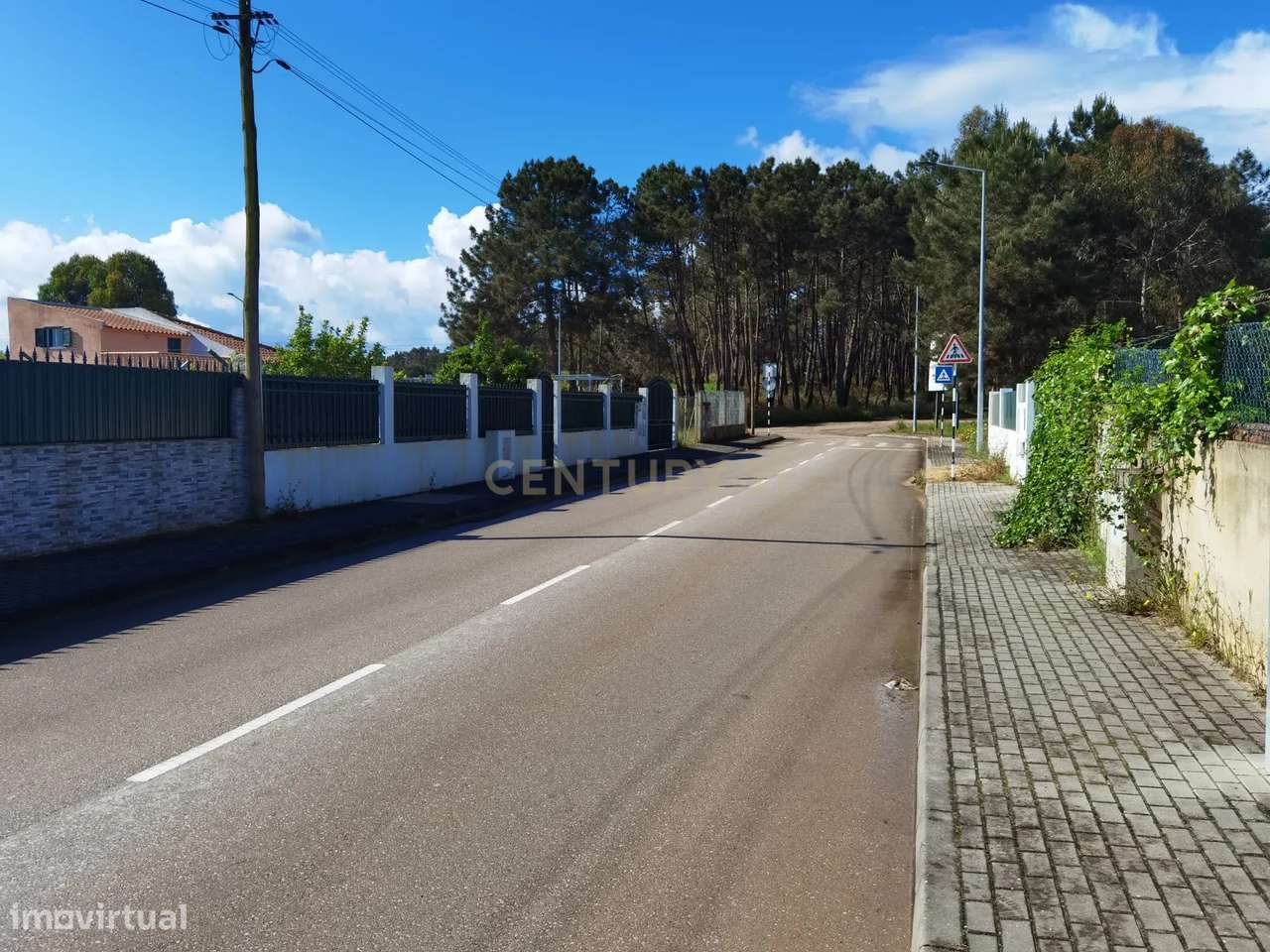 Terreno à venda em Fernão Ferro - Localização tranquila e acessível.-7
