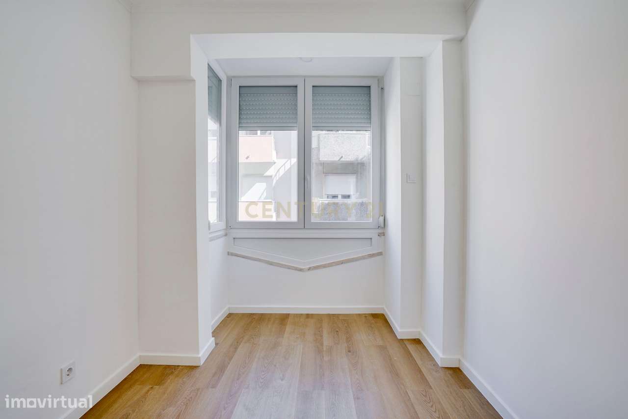 T2 Totalmente Remodelado na Alta de Algés-18