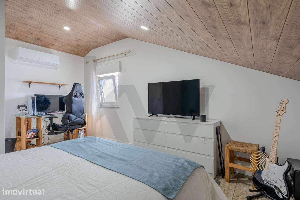 Moradia T4 remodelada com jardim, terraço e garagem | Vendas Novas-34