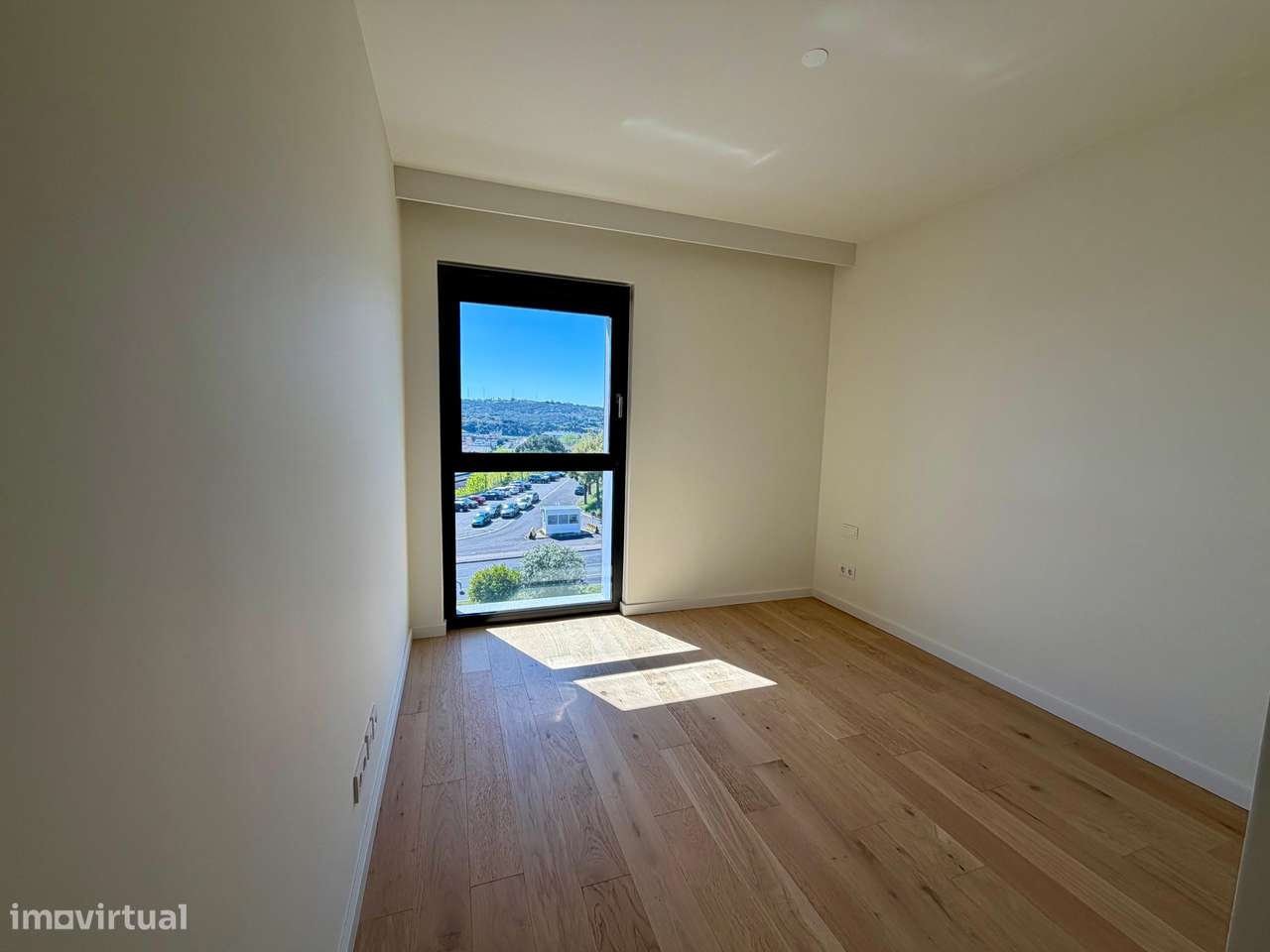 Apartamento T4 condomínio c/ piscina – Av. Novas-9