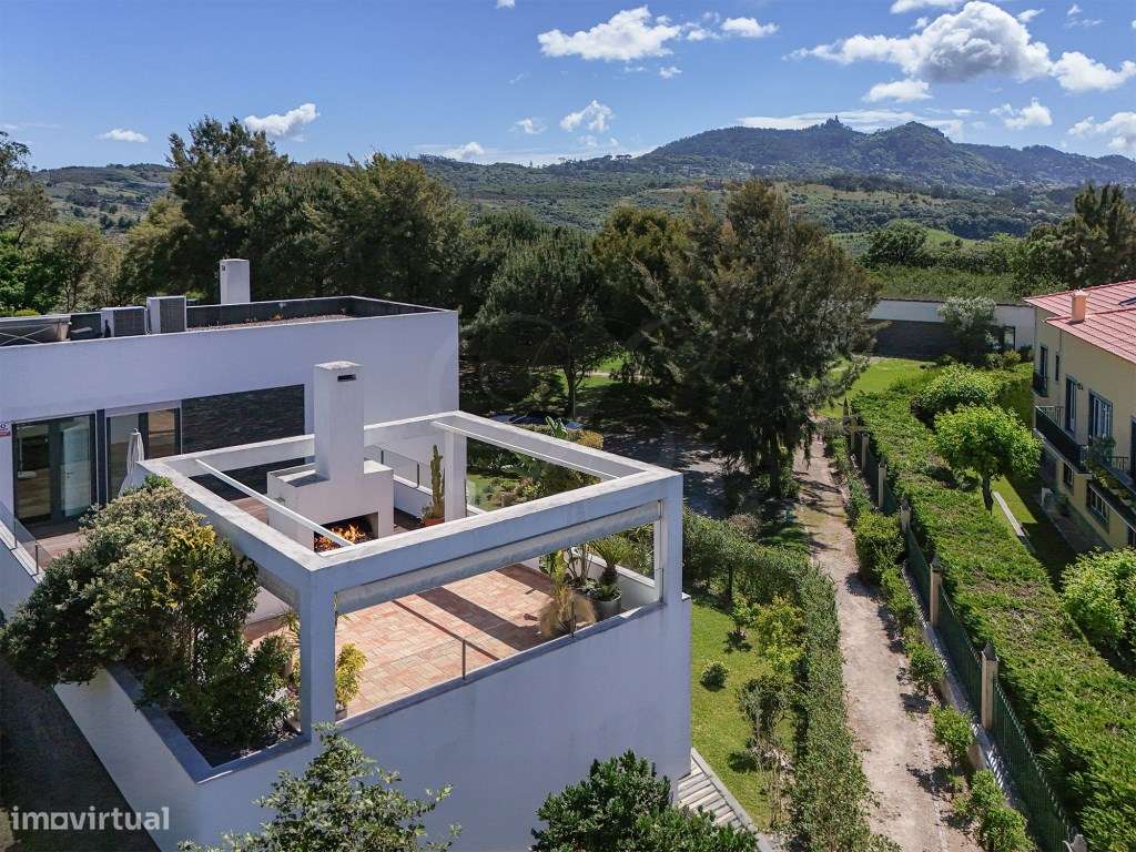Moradia T5+2 c/piscina e Vista sobre Palácio de Sintra e Serra | Si...-8