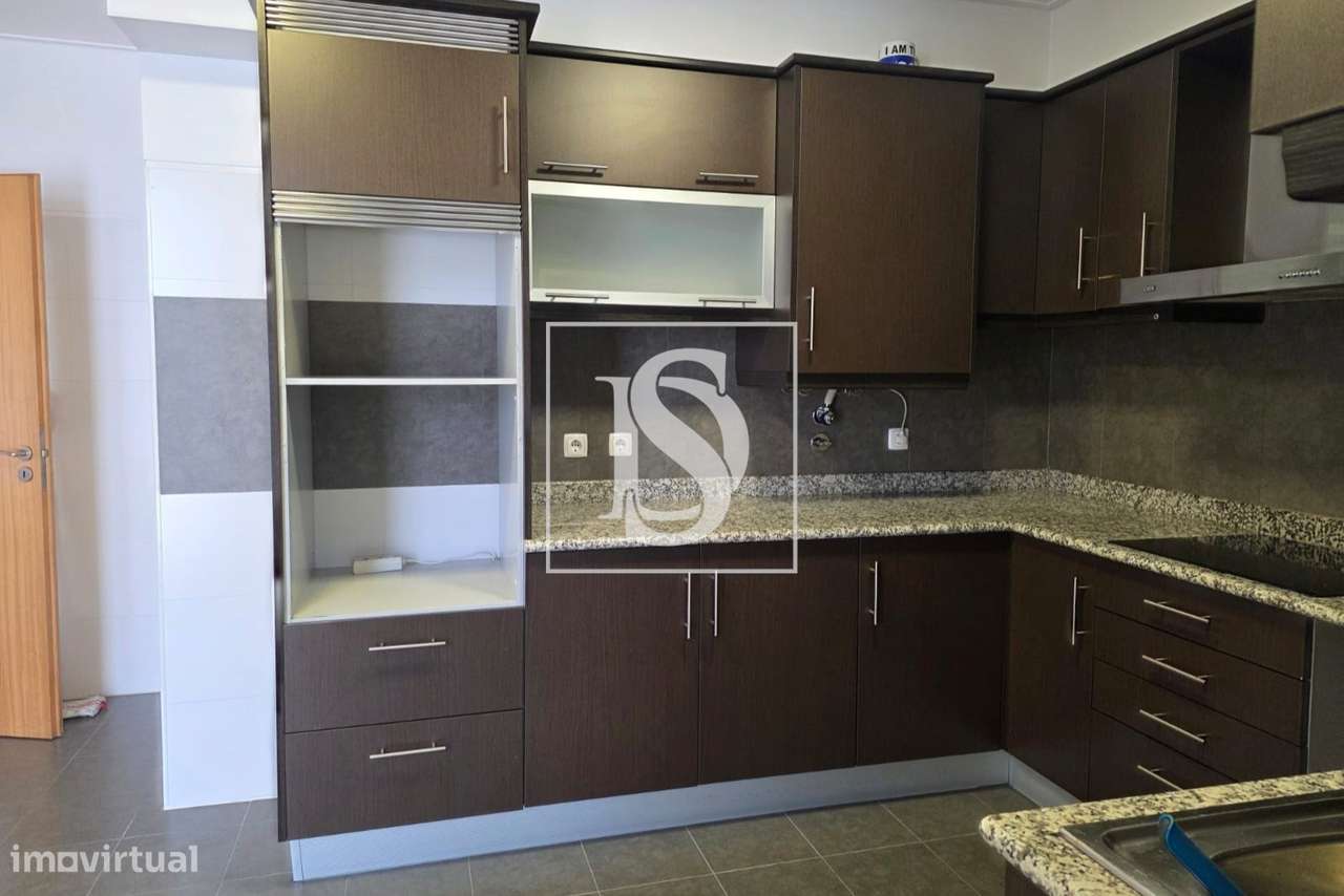 Apartamento T2 Duplex em Tondela - Grande imagem: 2/23