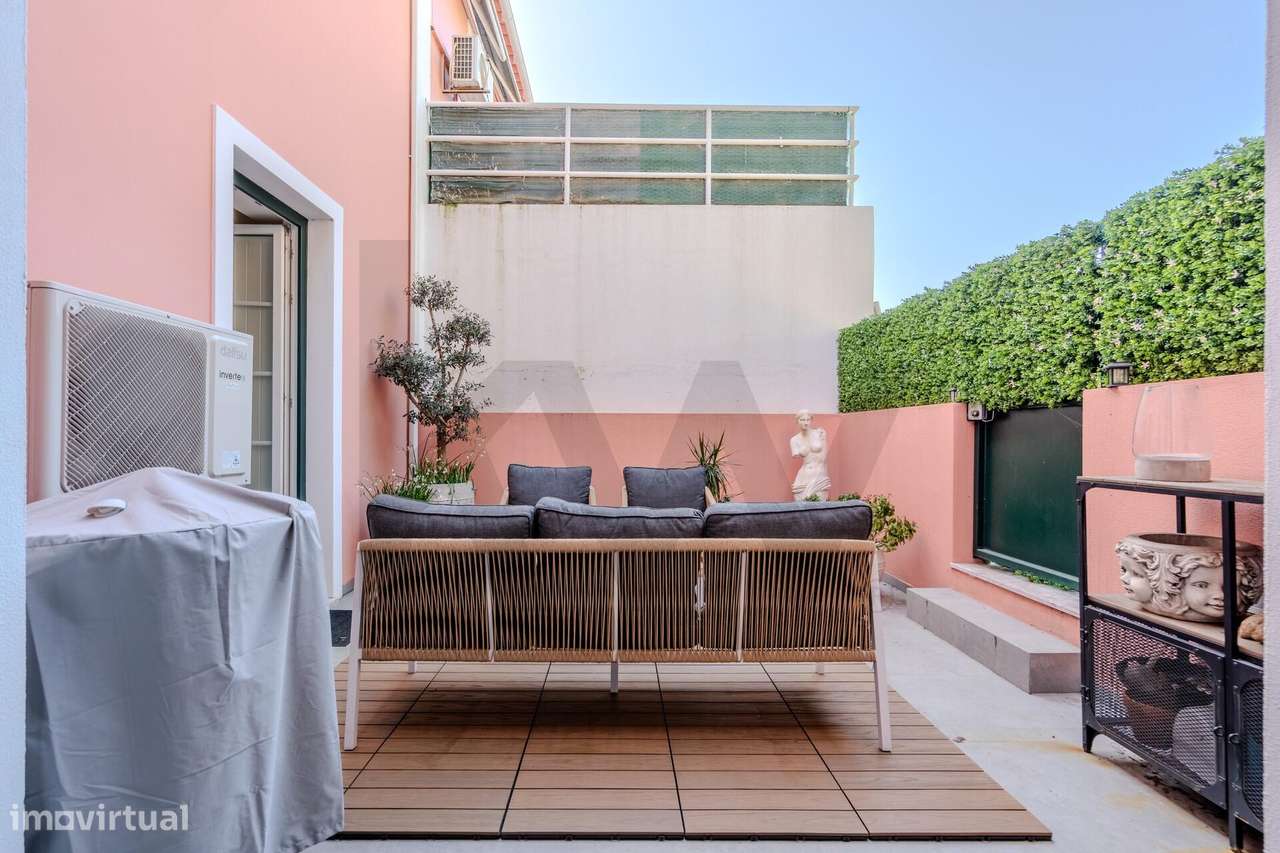 Apartamento T3 com Pátio Privativo no Coração de Setúbal - Grande imagem: 2/27