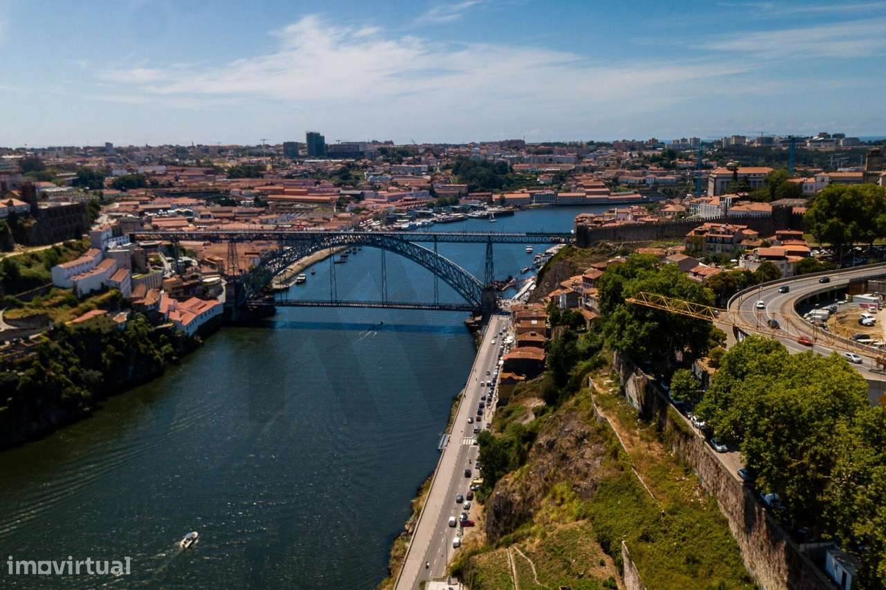 Uma Joia Contemporânea Sobre o Douro - T1 com vistas deslumbrantes-32