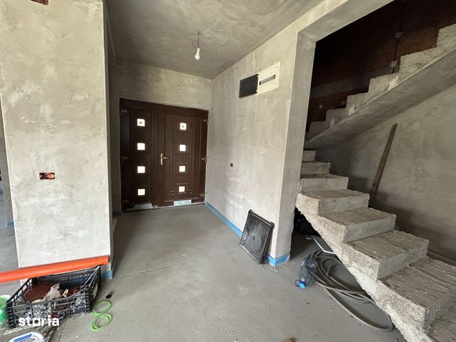 Vand vila noua Livada,st.840 mp,sc.130 mp,situat pe 2 strazi-5