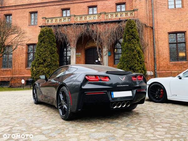 Chevrolet Corvette - 3