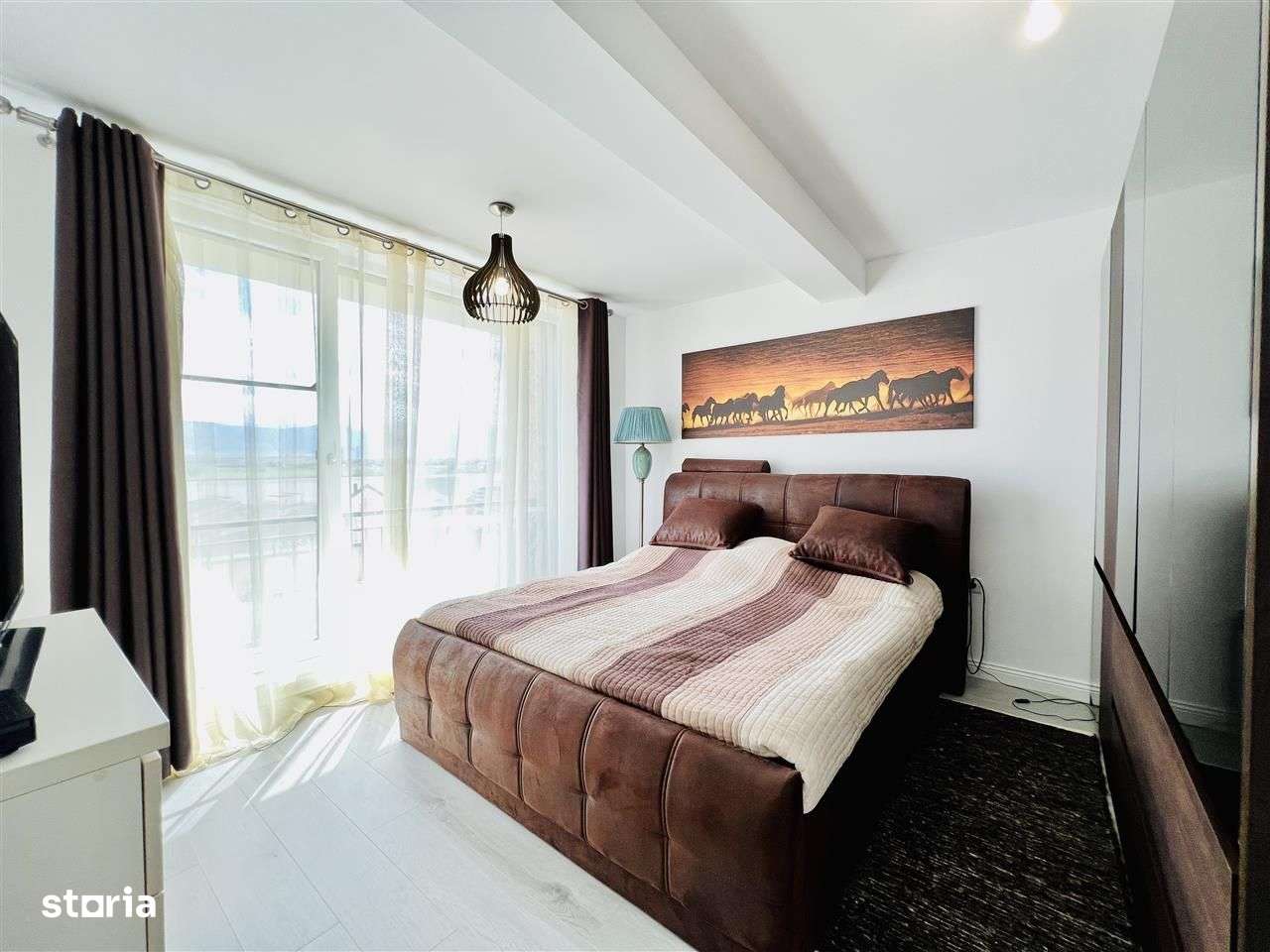 Casa 4 camere P+1+M cu vedere la munți, mobilată complet – Cristian-15