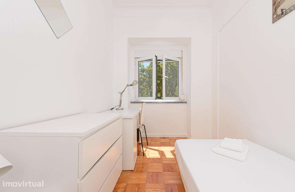 Quarto - localizado em Sete Rios Lisbon - Grande imagem: 4/10