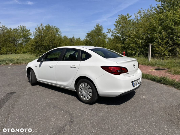 Opel Astra IV 1.6 Active - 2