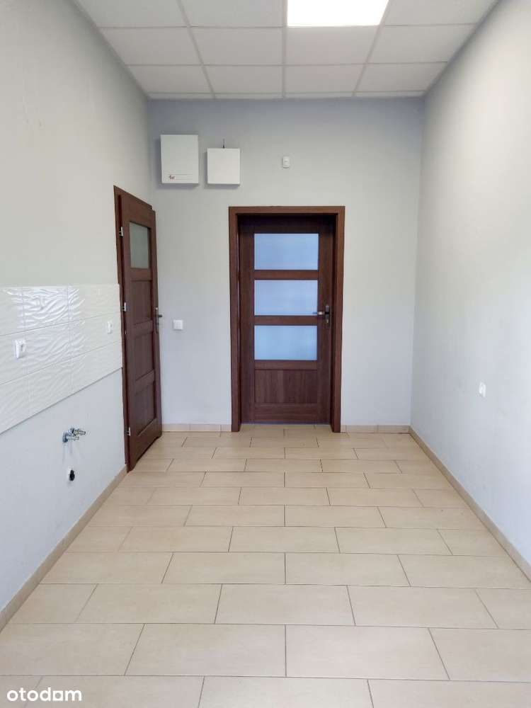 Obiekt z przestrzenią ekspozycyjno-serwisową - Pełny obrazek: 4/11