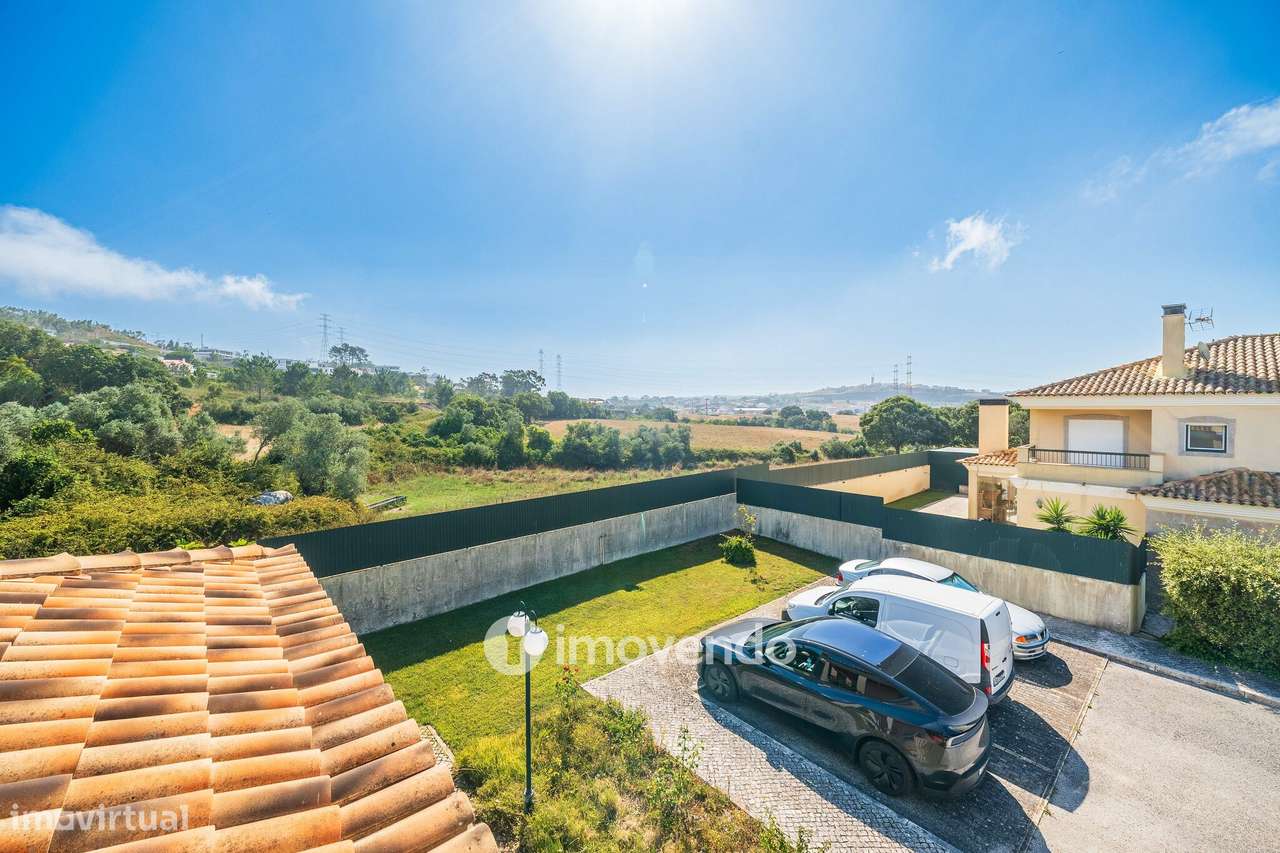 Moradia T4, com condomínio com piscina, em Almargem do Bispo-58