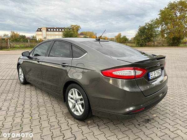 Ford Fusion - 5