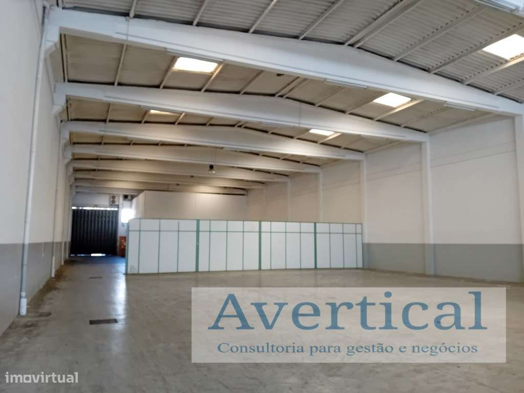 Armazém C/1100 m2 - Zona Industrial da Maia - Grande imagem: 4/14
