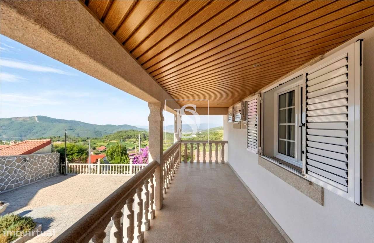 Moradia Independente T6 com 6 suítes e Piscina-29