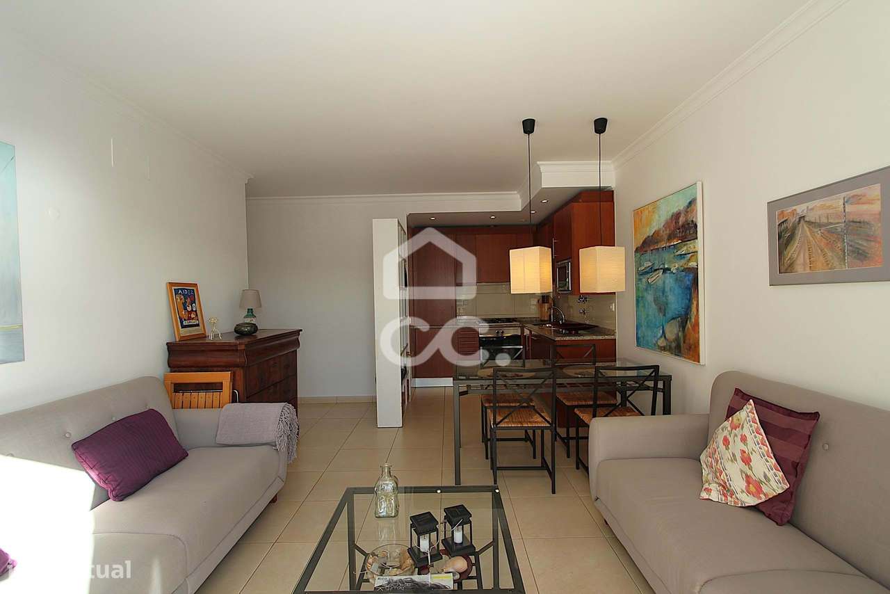 Apartamento T1 (T0+1) com VISTA MAR na primeira Linha de Praia em Arma-8