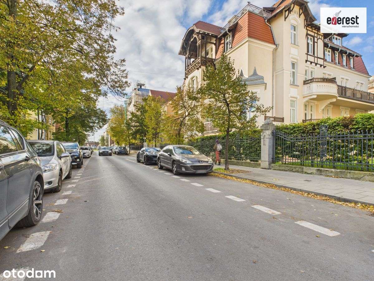 top miejsce, lokal podzielony na 3 mieszkania-0