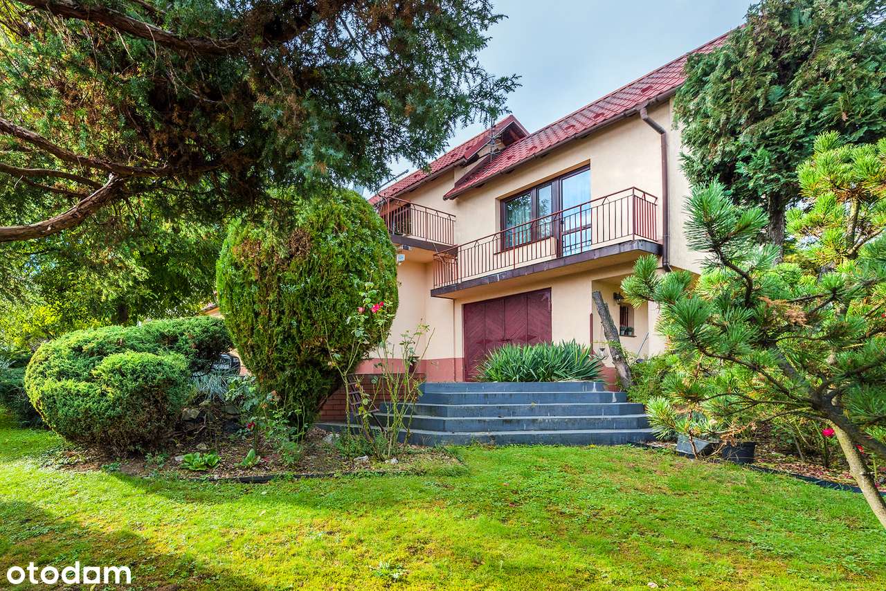 Wyjątkowa nieruchomość z pięknym ogrodem-16