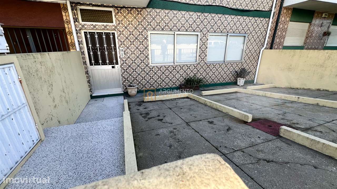 Andar Moradia T2 Venda em Cidade da Maia,Maia-16