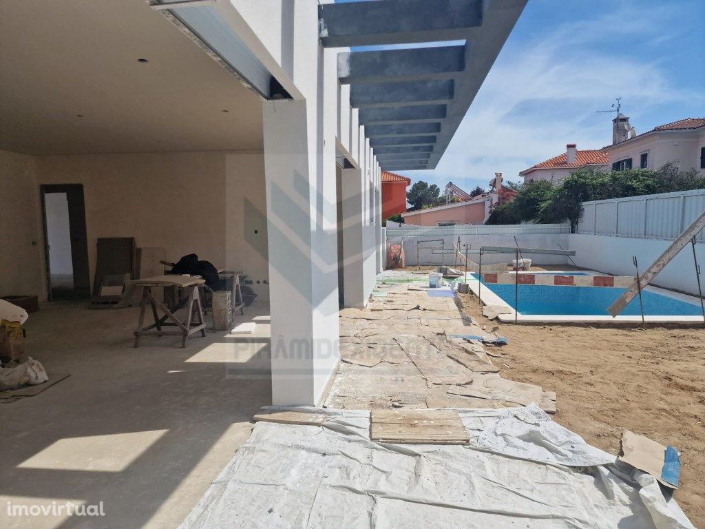 Moradia Isolada - open space 48m2, Jardim, Piscina e Garagem