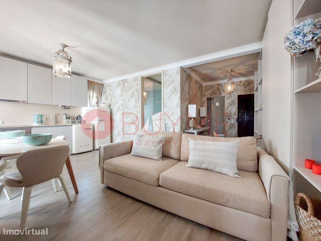 Apartamento T1+1 remodelado com vista mar em primeira linha - Quart... - Grande imagem: 4/18