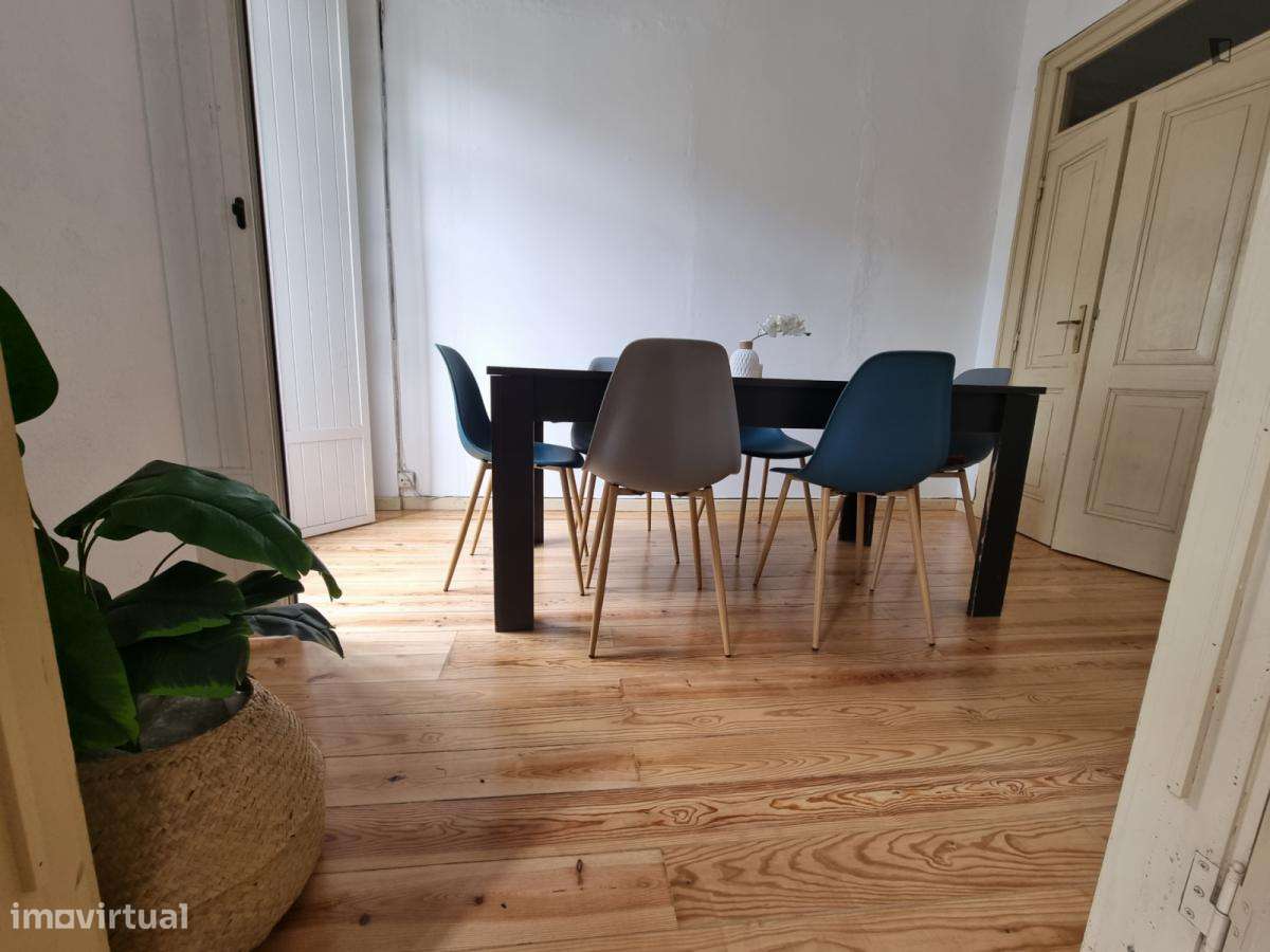 Apartamento com 4 quartos - localizado em Montes Claros Coimbra - Grande imagem: 2/7
